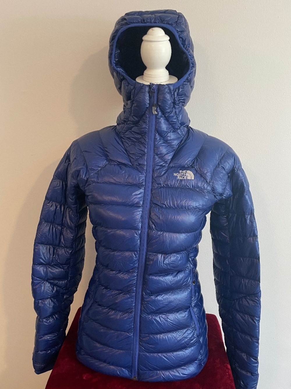 THE NORTH FACE - Summit L3 Down Women's Hooded Jacket - Size XS